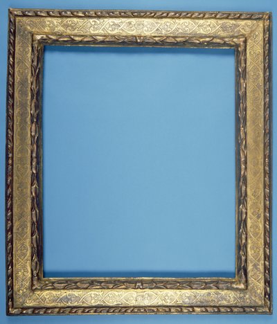Cadre de plaque sculpté et doré avec un motif floral en gradins - Italian School