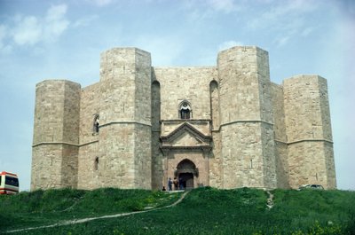 Castel del Monte, construit sous le règne de l