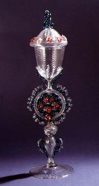 Gobelet incolore avec tige colorée élaborée par Salviati & Co., 1869 - Italian School