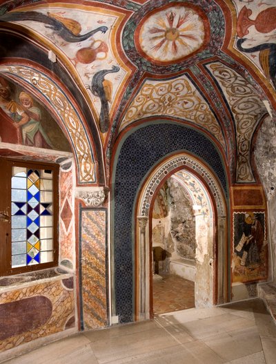 Vue intérieure de la chapelle de Saint Grégoire décorée de fresques d