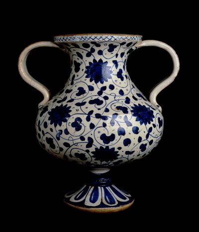 Vase balustre à deux anses en faïence polychrome avec décoration bleue et blanche, Italien, fabriqué à Deruta, début du 16e siècle (céramique) - Italian School
