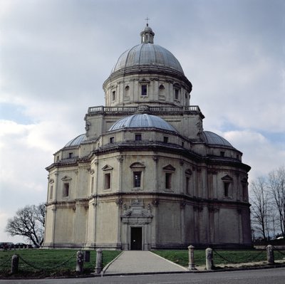 Vue de Santa Maria della Consolazione, conçue par Cola da Caprarola et achevée par Ambrosio Barocci et Francesco da Vita, construite entre 1508-1524 - Italian School