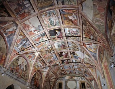 Vue de la salle voûtée décorée de fresques de l