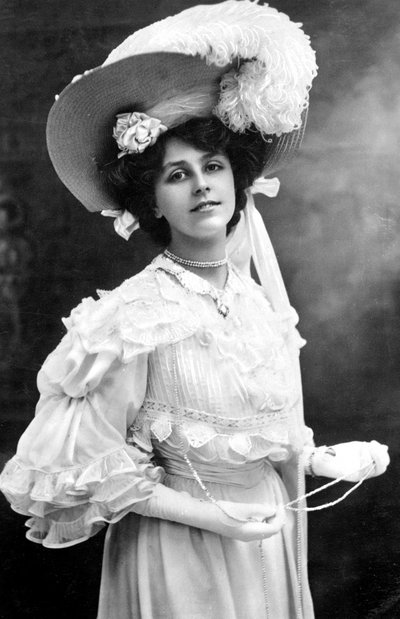 Dora Barton, actrice anglaise - J. Beagles and Co.