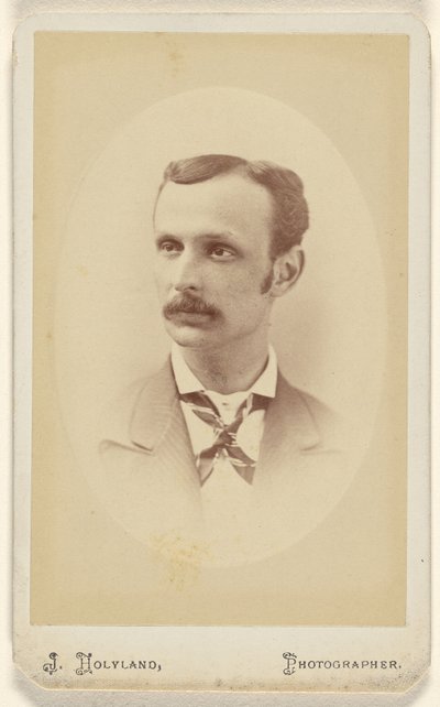 [Homme non identifié avec moustache, imprimé en style ovale]. - J. Holyland