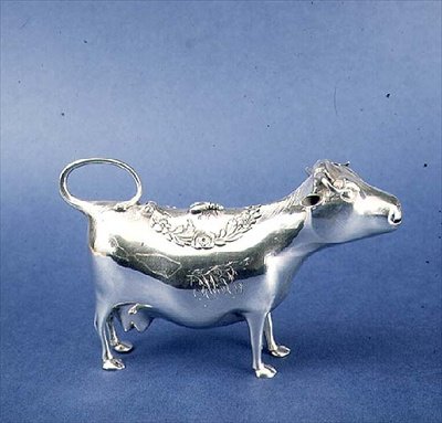 Crémier en forme de vache - J. Schuppe
