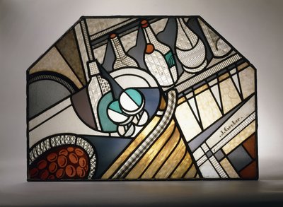 Un panneau en vitrail Art Déco représentant un bar à cocktails - Jacques Gruber
