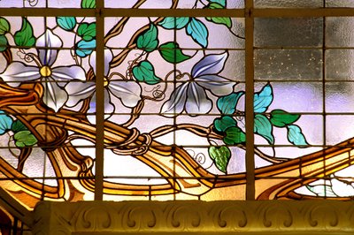 Nancy (département 54), Art Nouveau, « La verrière aux Clématites » (1901) - (détail), Vitrail de Jacques Gruber (1870-1936), au Crédit Lyonnais, rue St Georges - Jacques Gruber