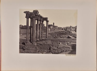 Vue générale du Forum romain prise du Capitole, avec au premier plan les huit colonnes du temple de Saturne et au fond le Colisée - James Anderson