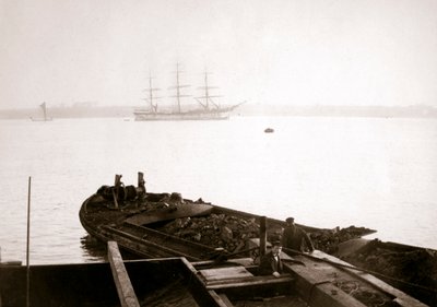 Barge chargée de fret, Rotterdam, 1898 - James Batkin