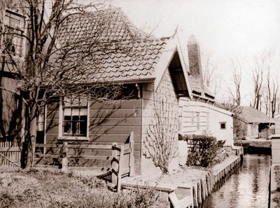 Maison sur une berge de canal, Broek, Pays-Bas, 1898 - James Batkin