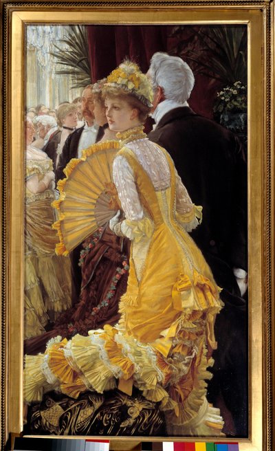 Robe jaune : couple élégant lors d