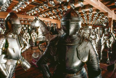 Armure autrichienne utilisée lors de la défense de Vienne contre les Turcs. Armure styrienne. - James L Stanfield
