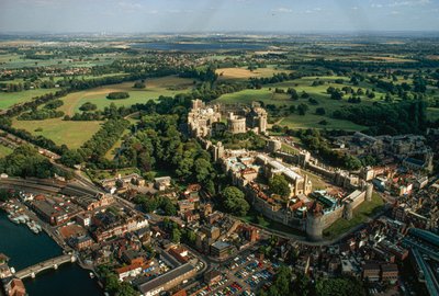 Générations de monarques ont ajouté au château de Windsor. Château de Windsor, Windsor, Ber... - James L Stanfield