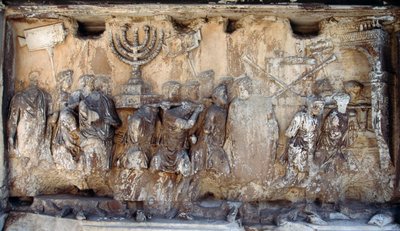 Section de sculpture en relief montrant des soldats romains emportant des dépouilles sacrées - James L Stanfield