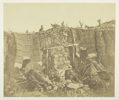 Intérieur de la batterie de baraquement (russe), montrant des mantelets - James Robertson