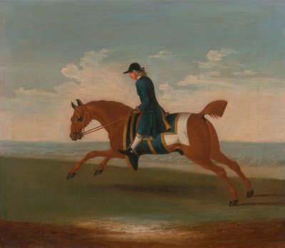 Un des quatre portraits de chevaux - un cheval de course alezan exercé par un entraîneur en manteau bleu : galopant vers la gauche, le cheval portant une couverture de sueur bleue et une couverture de selle bordée d