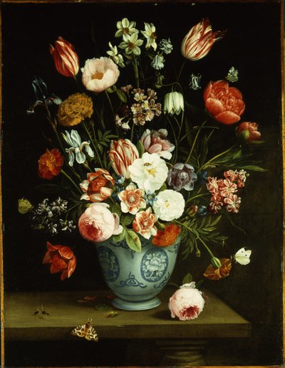 Fleurs dans un vase en porcelaine bleu et blanc, avec des papillons et autres insectes sur un rebord - Jan van Kessel