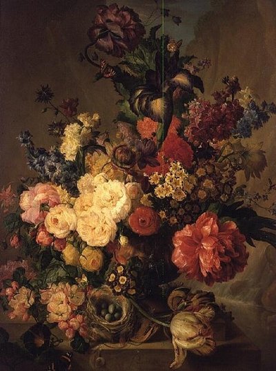 Fleurs sur un rebord près d