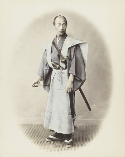 Homme japonais avec épée (photo noir et blanc colorisée à la main) - Japanese Photographer