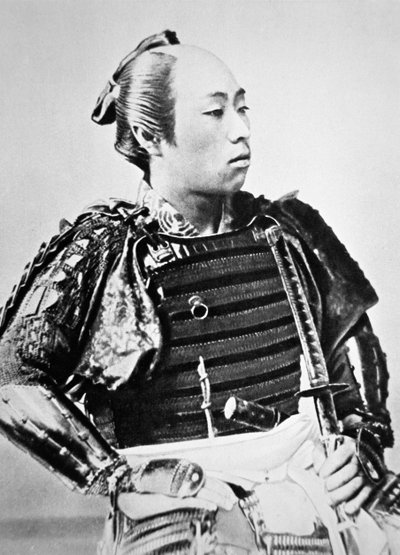 Samouraï du Japon ancien avec coiffure traditionnelle - Japanese Photographer