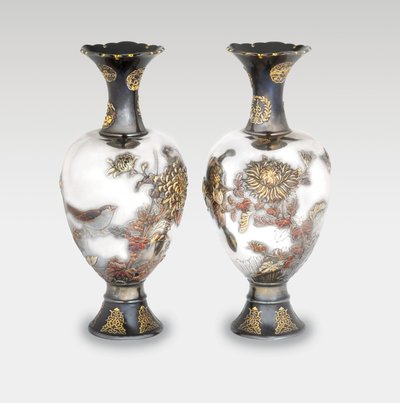 Paire de vases de studio Ozeki, période Meiji, fin 19ème siècle - Japanese School