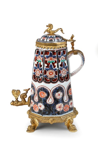 Une rare cafetière Imari élégamment montée et couvercle - Japanese School
