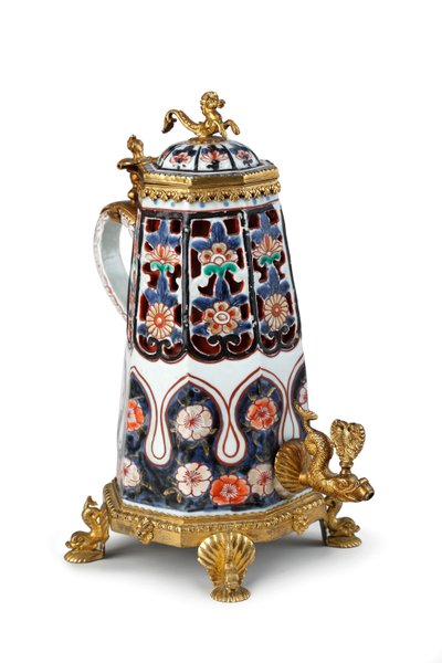 Une rare cafetière Imari élégamment montée et couvercle - Japanese School