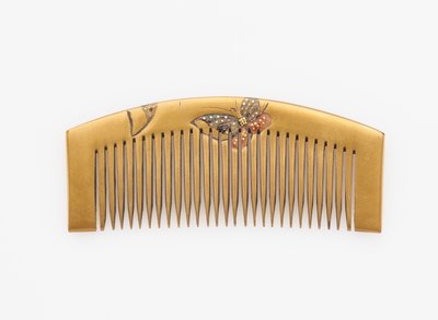 Peigne avec décoration de papillons, fin 19e-début 20e siècle - Japanese School