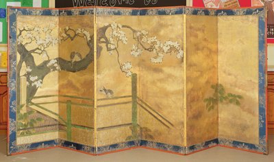 Un des deux écrans peints, japonais, fin XVIIe ou début XVIIIe siècle - Japanese School