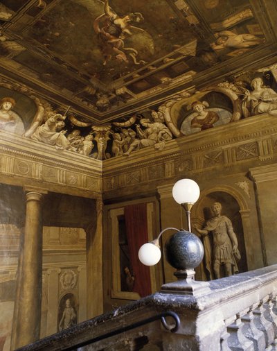 Architecture baroque : escalier peint en trompe-l