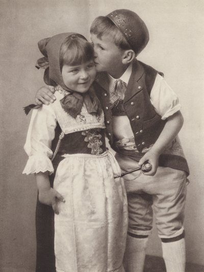 Suisse : Appenzell, enfants en costume national - Jean Gaberell