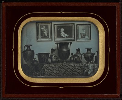 Nature morte de vases grecs et trois peintures - Jean Gabriel Eynard