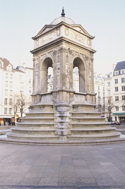 France, Paris, Fontaine des Innocents, fontaine en pierre avec marches - Jean and Lescot Pierre Goujon