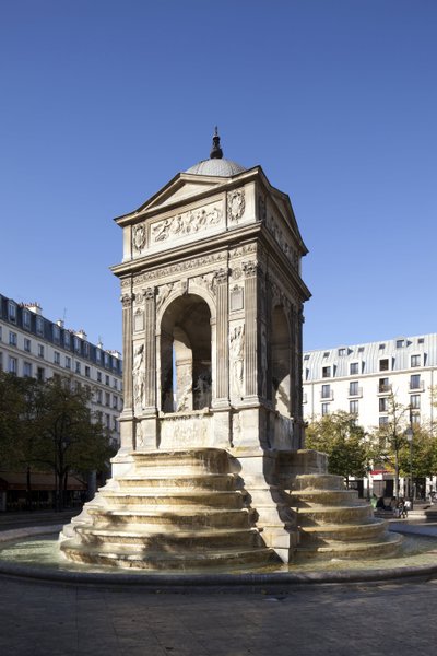Vue de la Fontaine des Innocents, de style Renaissance, fontaine monumentale construite en 1549 sous le règne d