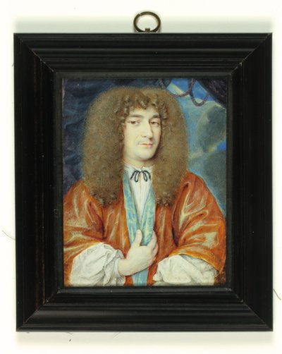 Un gentilhomme en chemise blanche et robe orange doublée de soie bleue, longue perruque châtain clair - Jean the Younger (attr.to) Petitot