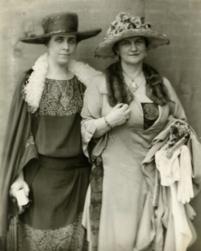 Mme Coolidge et son amie Mme Frances Parkinson Keyes, 1924 - Jessie Tarbox Beals