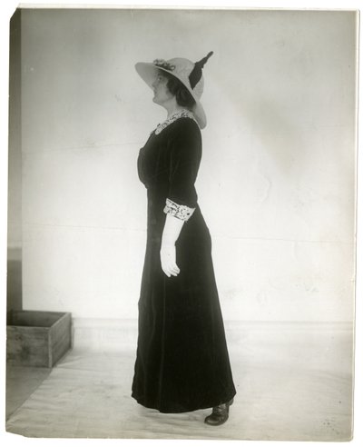 Bonne posture pour marcher, c.1905-18 - Jessie Tarbox Beals