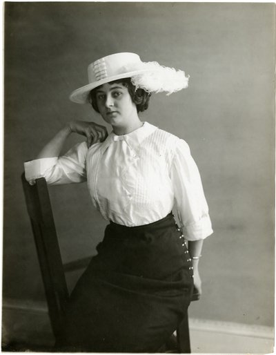 Blouse en soie blanche, McCreery