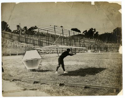 William Avery dans la "Machine à planer" - Jessie Tarbox Beals