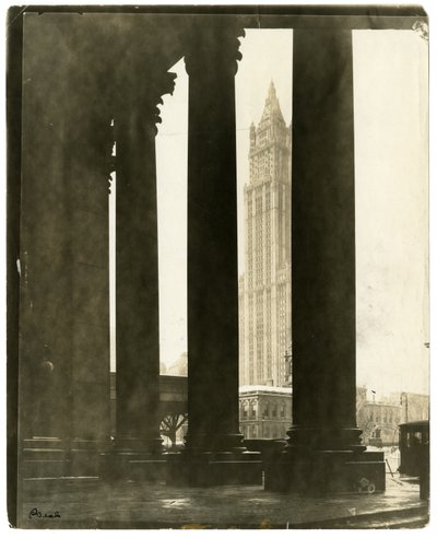 Woolworth Building, la flèche imposante construite avec des nickels et des dimes, New York, USA, c.1914-40 - Jessie Tarbox Beals