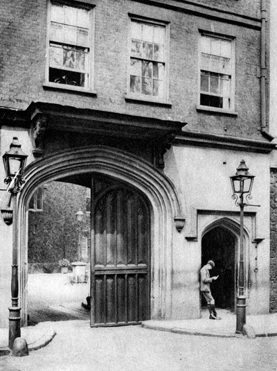 Porte du XVIe siècle de la Chartreuse, Londres, 1926-1927 - Joel
