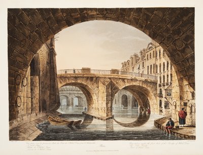 Vue prise sous la première arche du Pont de l