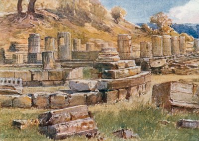 Olympie. La base de la colline de Kronos avec les vestiges du temple d