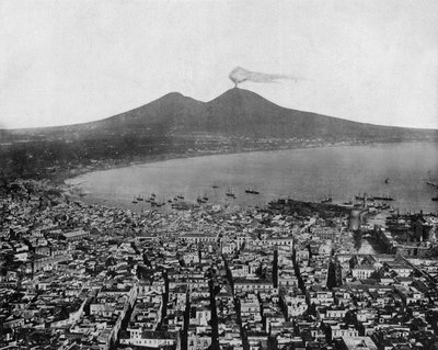 Vue de la Baie de Naples (Italie) et en arrière-plan le Vésuve - John Lawson Stoddard