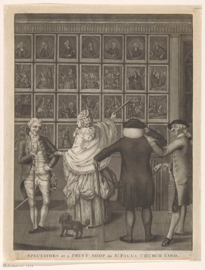 Quatre personnes devant la vitrine de la boutique d