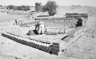Usines de briques au Rajasthan, Inde, 2016 (photo) - Jon Nicholson