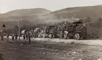 Album "Meine weltkriegs - Erinnerungen Front Sud-Ouest (Carinthie, Italie, Tyrol du Sud) 31/03/1915-12/11/1918 - Josef Zohles Wien": véhicules militaires à Hermag - Josef Zohles