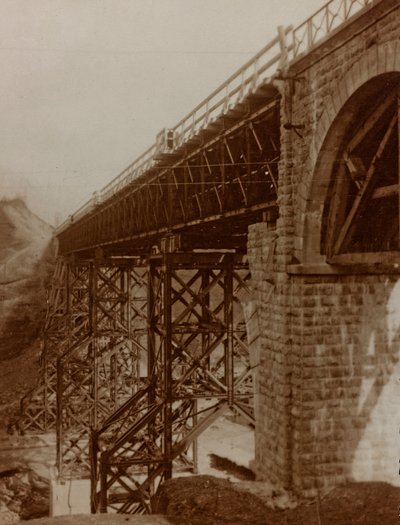 Album "Meine weltkriegs - Erinnerungen South-West Front (Carinthie, Italie, Tyrol du Sud) 31/03/1915-12/11/1918 - Josef Zohles Wien": pont reconstruit - Josef Zohles