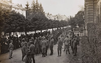Album "Meine weltkriegs - Erinnerungen South-West Front (Carinthie, Italie, Tyrol du Sud) 31/03/1915-12/11/1918 - Josef Zohles Wien" : soldats avec de nombreux prisonniers - Josef Zohles